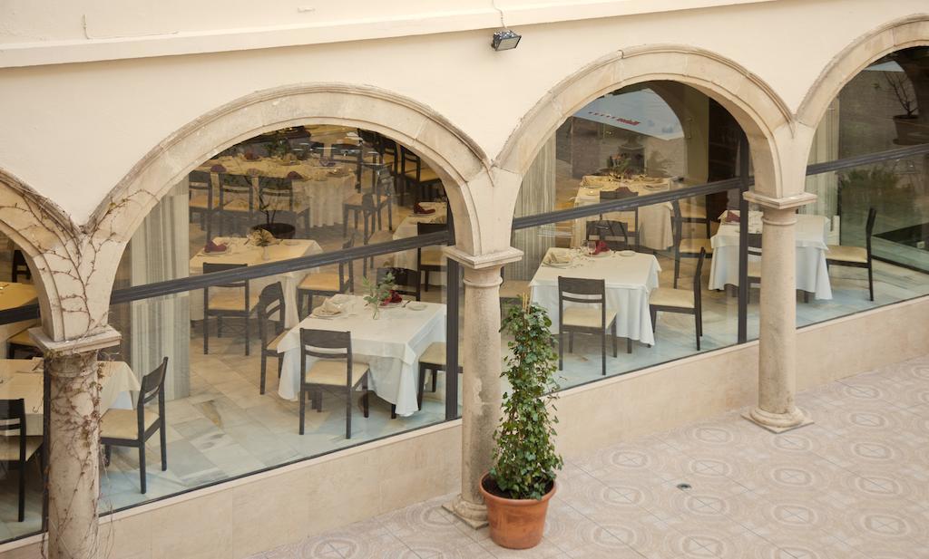 Hotel Trh Ciudad De Baeza Zewnętrze zdjęcie