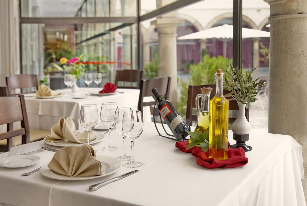 Hotel Trh Ciudad De Baeza Zewnętrze zdjęcie
